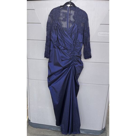 Tadashi Shoji Navy Blue Guipure Lace Taffeta draped long sleeve Gown Sz 14 Forma - Picture 4 of 13